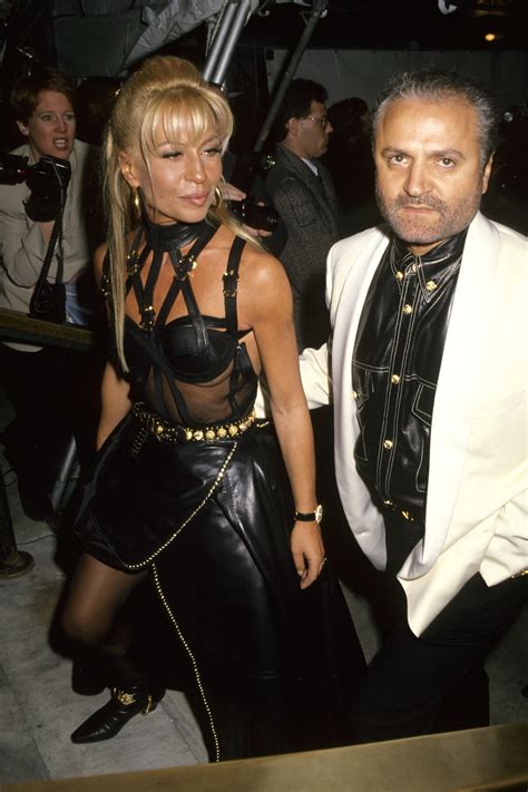 abito foglie di gianni versace|gianni versace designer.